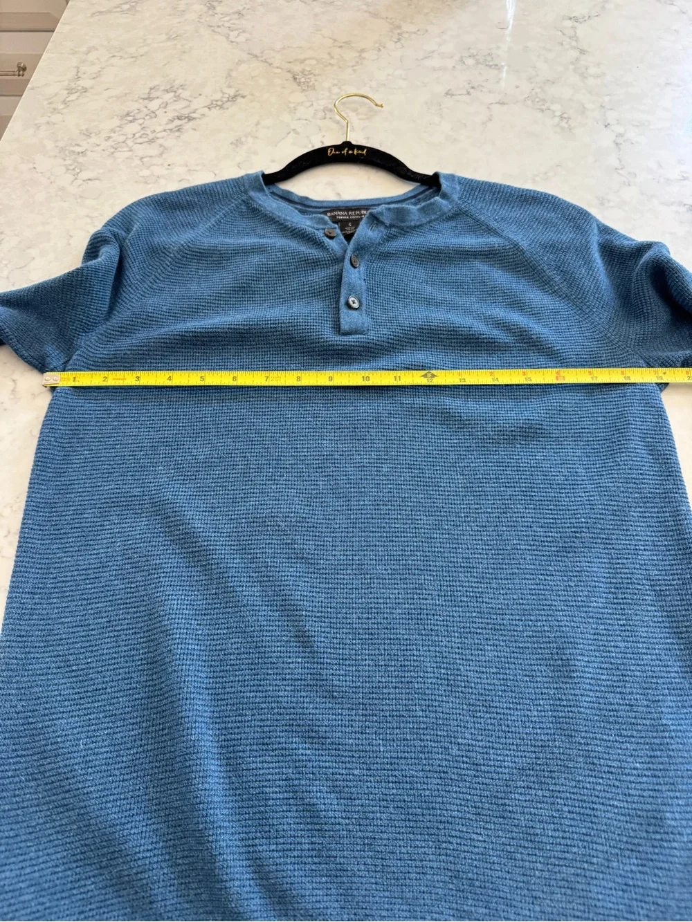 Banana Republic Men’s Light Blue Crewneck Henley Sweater size small